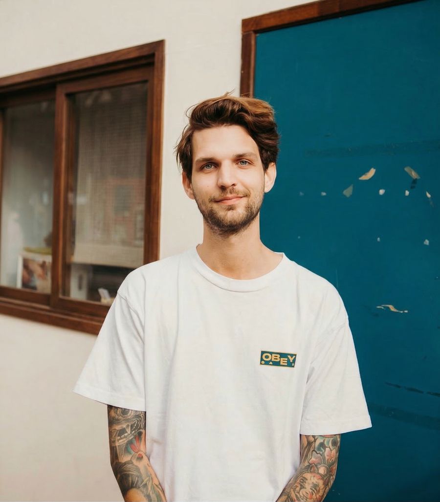 Kai - 英語講師・タトゥーアーティスト、中津のカフェにて